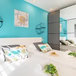Beautiful & Fully Renovated 2bd - In Center - 20 Meters From * فوينخيرولا