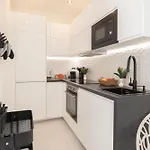 Beautiful & Fully Renovated 2bd - In Center - 20 Meters From
