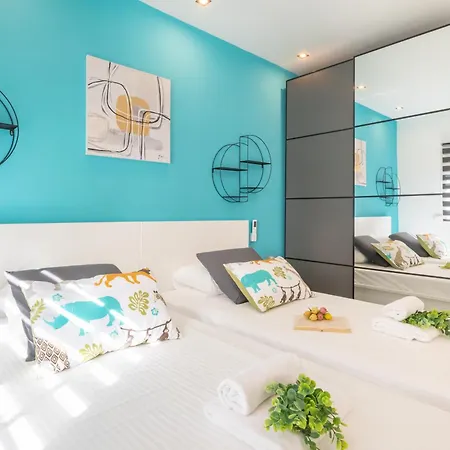 Beautiful & Fully Renovated 2bd - In Center - 20 Meters From * Фуэнхирола
