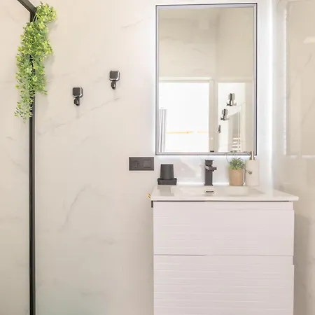 Beautiful & Fully Renovated 2bd - In Center - 20 Meters From Appartement Fuengirola