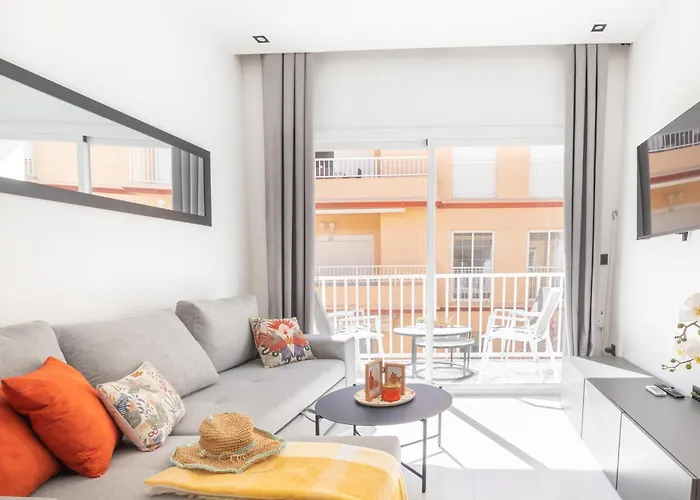 Beautiful & Fully Renovated 2bd - In Center - 20 Meters From アパート *