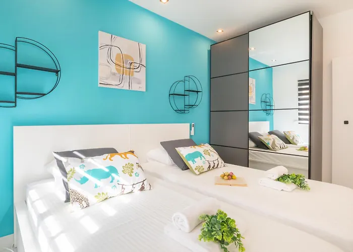 Beautiful & Fully Renovated 2bd - In Center - 20 Meters From * Fuengirola