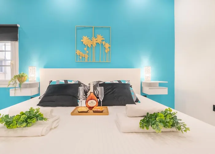 Beautiful & Fully Renovated 2bd - In Center - 20 Meters From アパート