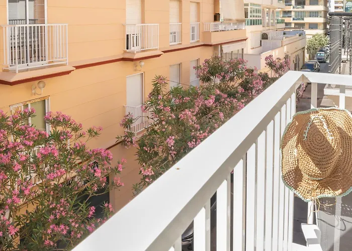 Beautiful & Fully Renovated 2bd - In Center - 20 Meters From Apartamento Fuengirola