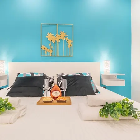 Beautiful & Fully Renovated 2bd - In Center - 20 Meters From Apartment